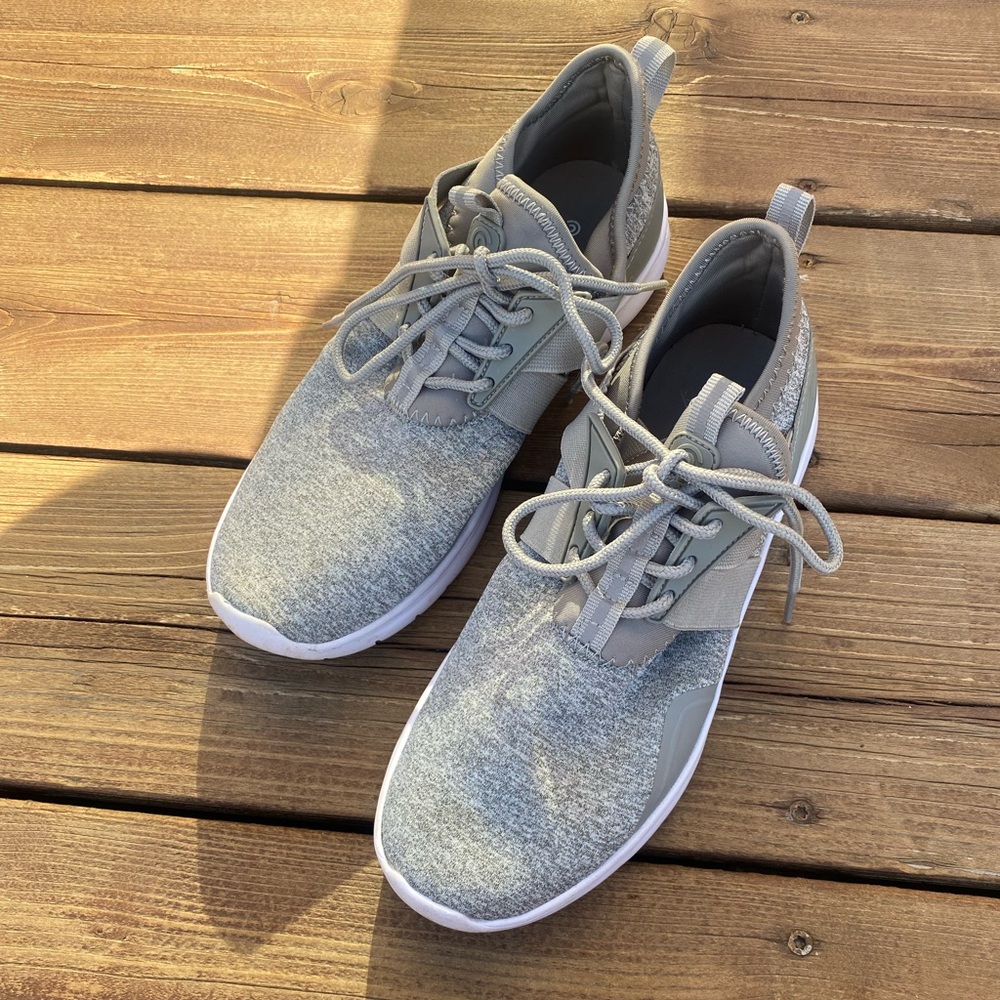 Champion flex foam tennis shoes, size 7